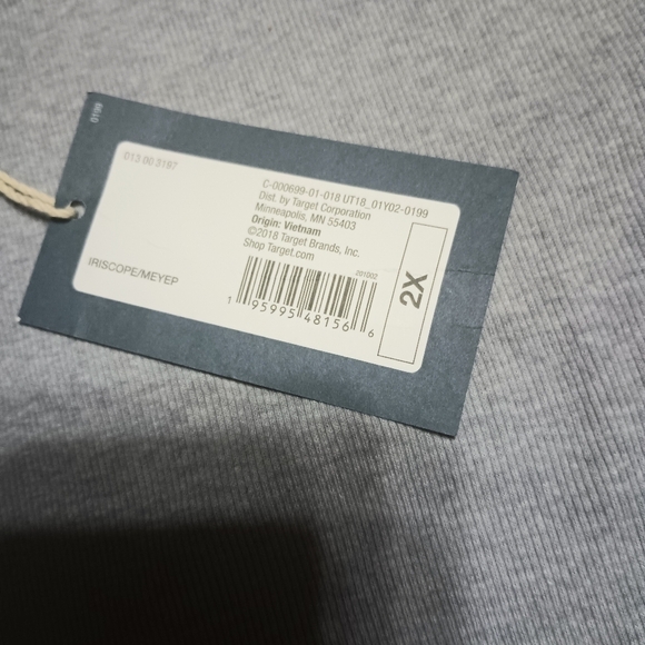 Universal thread brand new 2X tank top - Picture 3 of 3